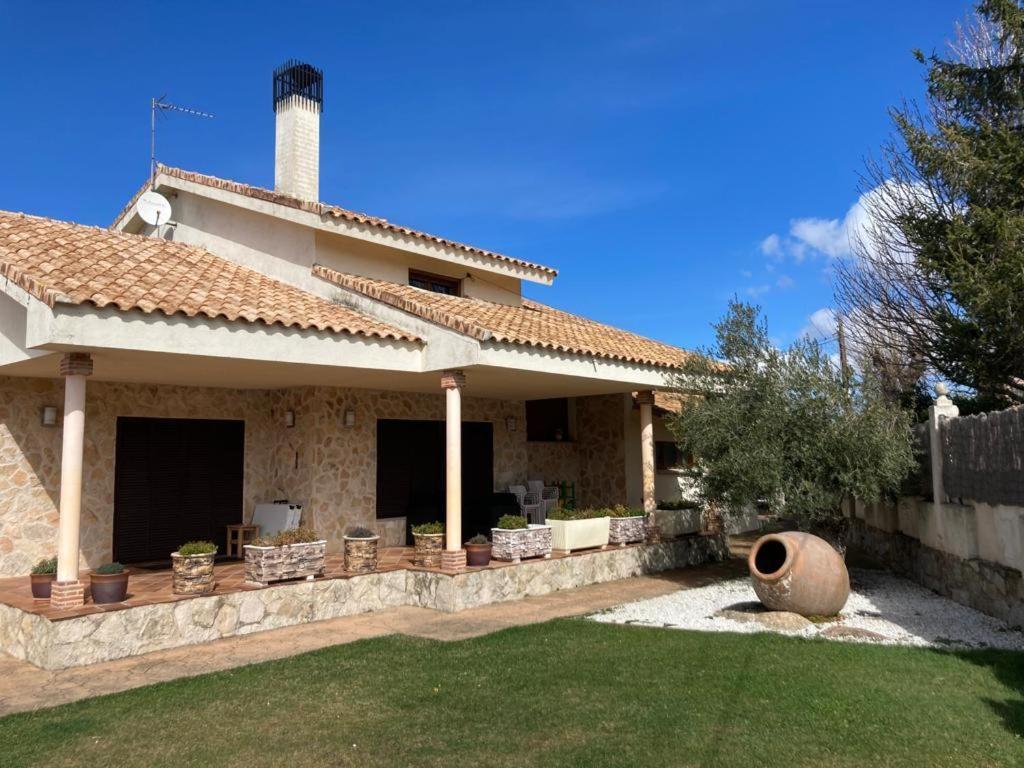 Casa El Descanso Ortigosa Del Monte Luaran gambar