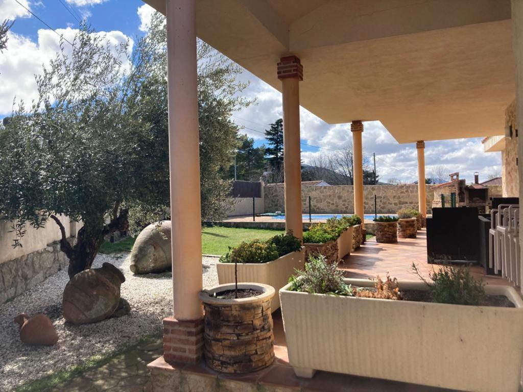Casa El Descanso Ortigosa Del Monte Luaran gambar