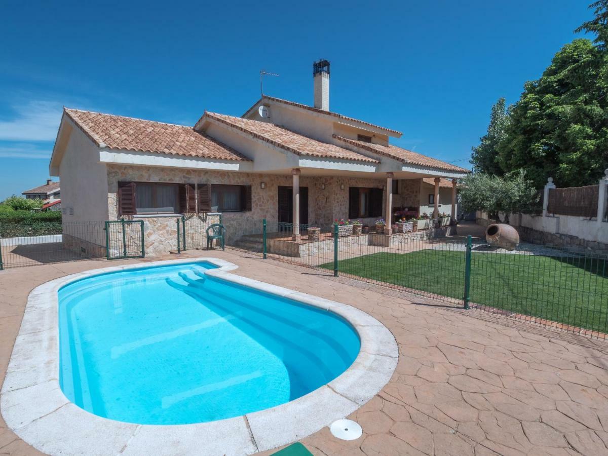 Casa El Descanso Ortigosa Del Monte Luaran gambar
